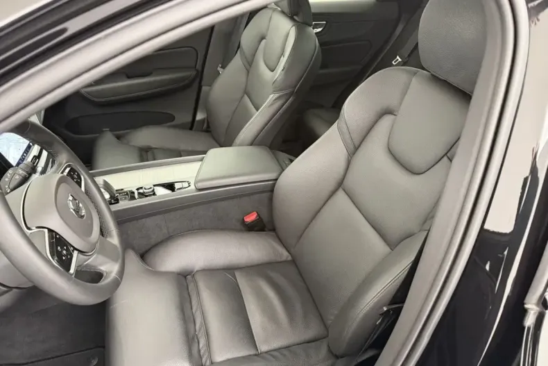 Volvo XC60 din 2023 cu 46.980 km - oferta VOL174525 - foto 16