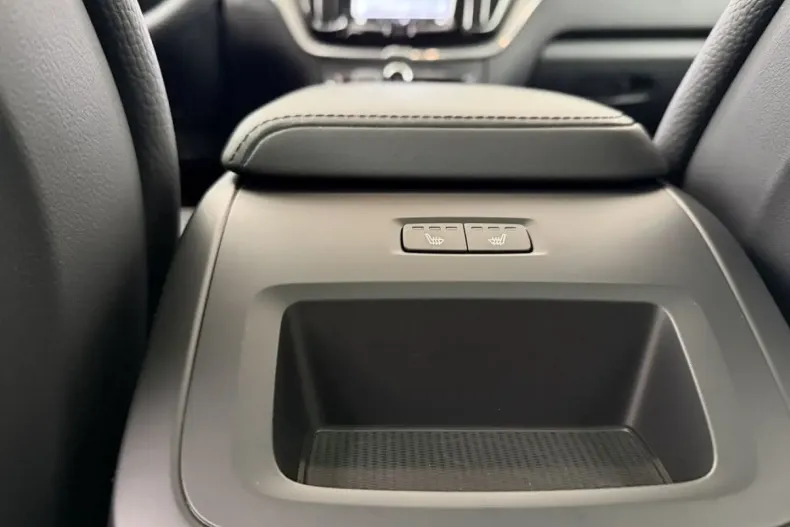 Volvo XC60 din 2023 cu 46.980 km - oferta VOL174525 - foto 21