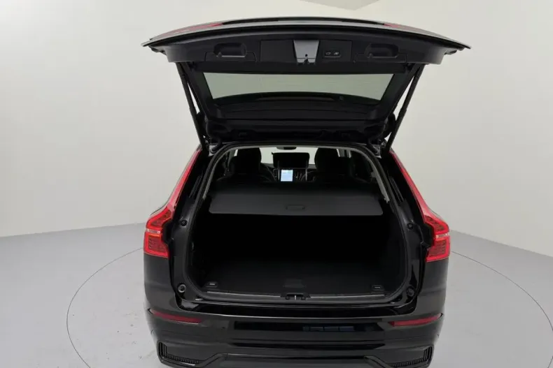 Volvo XC60 din 2023 cu 46.980 km - oferta VOL174525 - foto 22