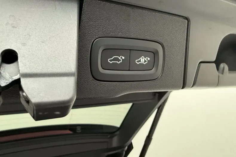 Volvo XC60 din 2023 cu 46.980 km - oferta VOL174525 - foto 23