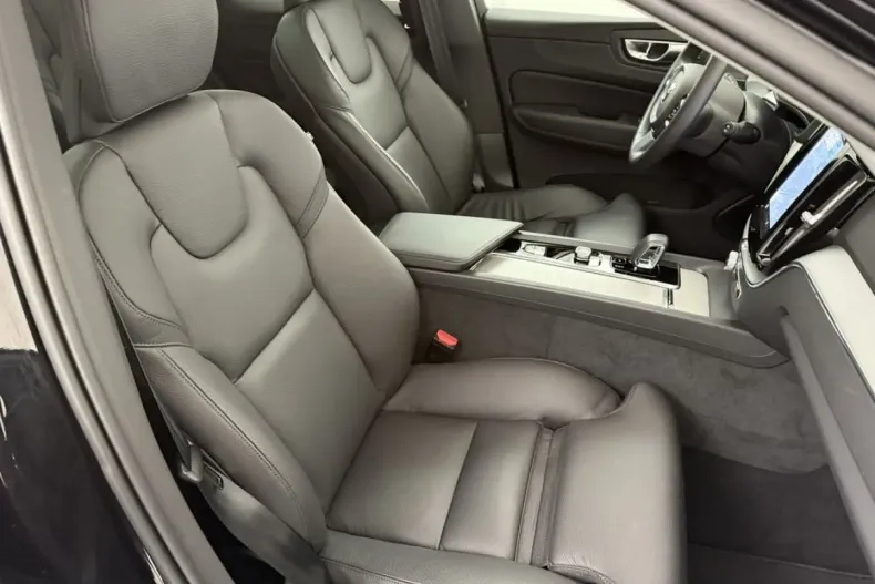 Volvo XC60 din 2023 cu 46.980 km - oferta VOL174525 - foto 27