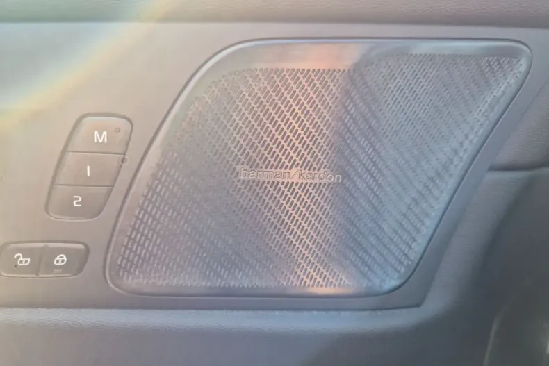 Volvo XC60 din 2023 cu 40.200 km - oferta VOL174528 - foto 12