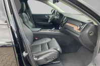Volvo XC60 din 2022 cu 28.750 km - oferta VOL174529 - foto 3