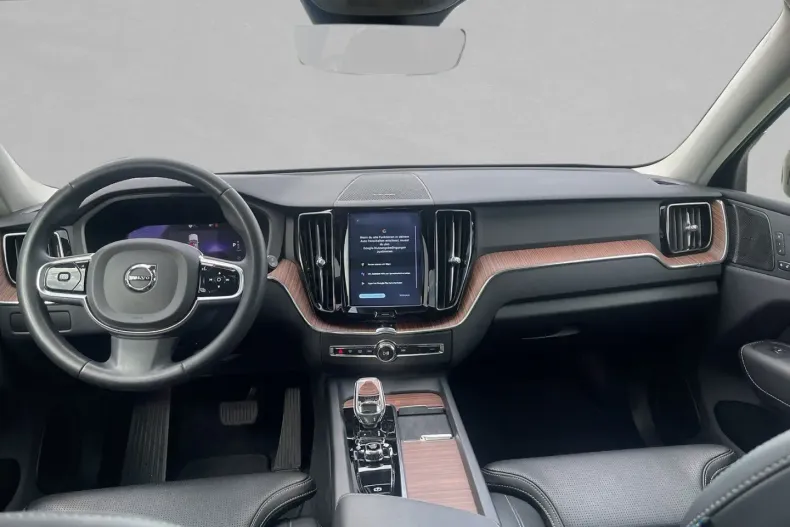 Volvo XC60 din 2022 cu 28.750 km - oferta VOL174529 - foto 4