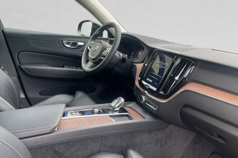 Volvo XC60 din 2022 cu 28.750 km - oferta VOL174529 - foto 10