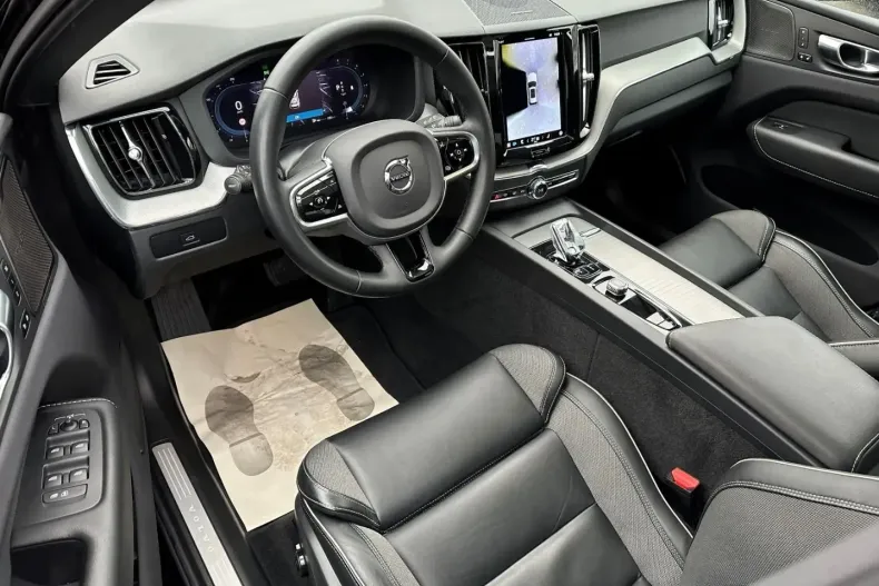 Volvo XC60 din 2023 cu 52.800 km - oferta VOL174531 - foto 4