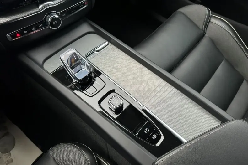 Volvo XC60 din 2023 cu 52.800 km - oferta VOL174531 - foto 13