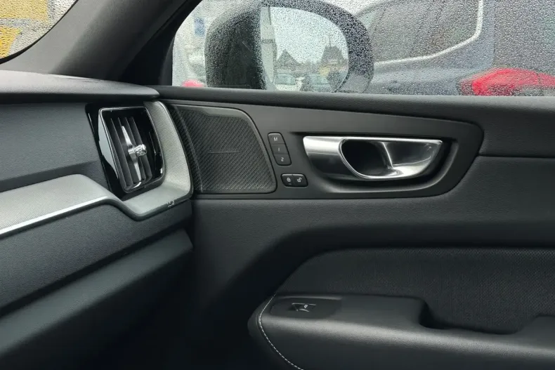 Volvo XC60 din 2023 cu 52.800 km - oferta VOL174531 - foto 14