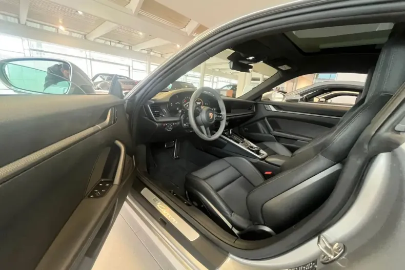 Porsche 992 din 2024 cu 13.250 km - oferta POR174532 - foto 7