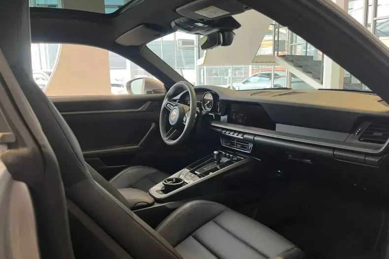 Porsche 992 din 2024 cu 13.250 km - oferta POR174532 - foto 8