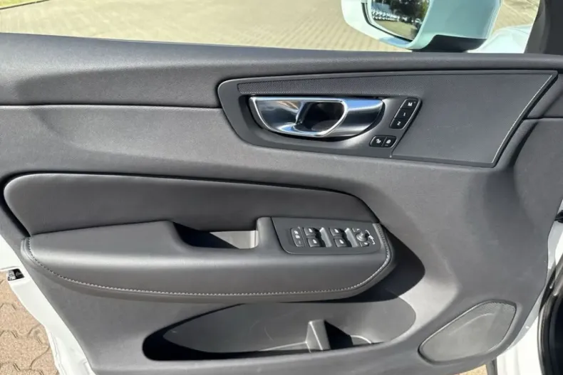 Volvo XC60 din 2024 cu 17.307 km - oferta VOL174533 - foto 13