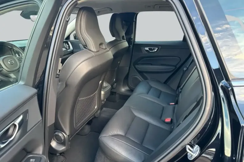 Volvo XC60 din 2024 cu 15.307 km - oferta VOL174534 - foto 10