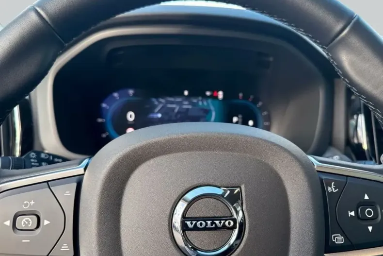 Volvo XC60 din 2024 cu 15.307 km - oferta VOL174534 - foto 13