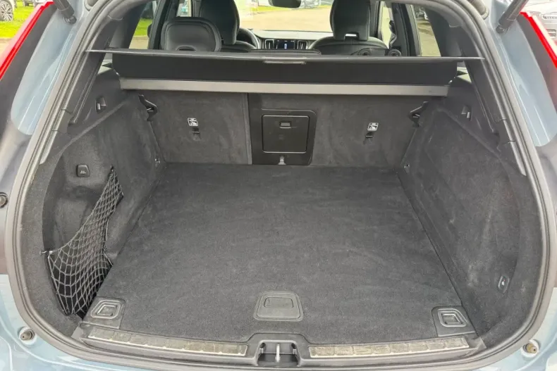 Volvo XC60 din 2022 cu 58.387 km - oferta VOL174538 - foto 6