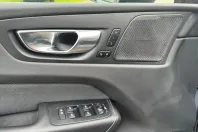 Volvo XC60 din 2022 cu 58.387 km - oferta VOL174538 - foto 17