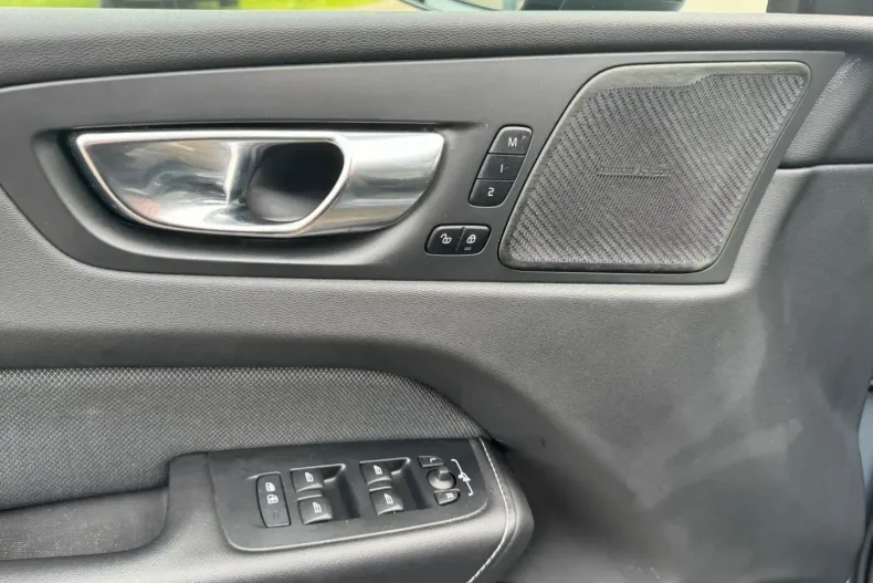 Volvo XC60 din 2022 cu 58.387 km - oferta VOL174538 - foto 17