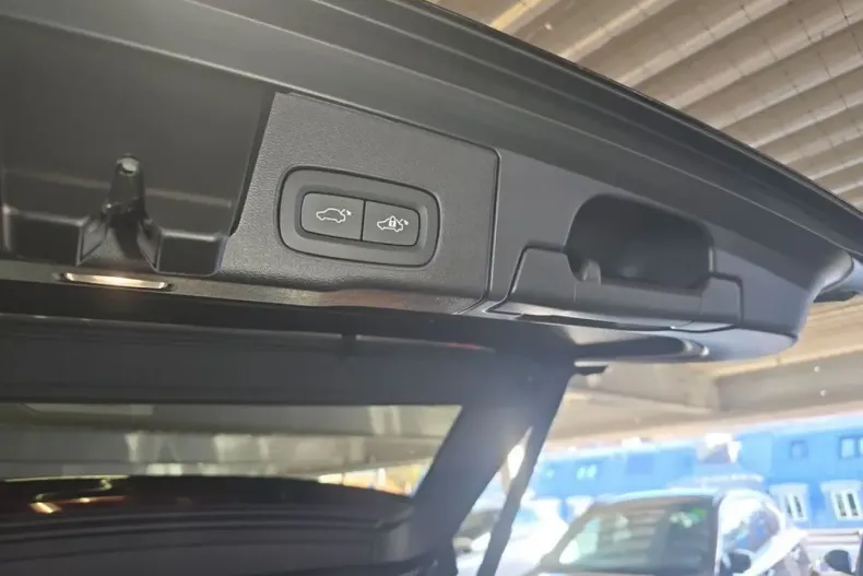 Volvo XC60 din 2023 cu 34.970 km - oferta VOL174540 - foto 14