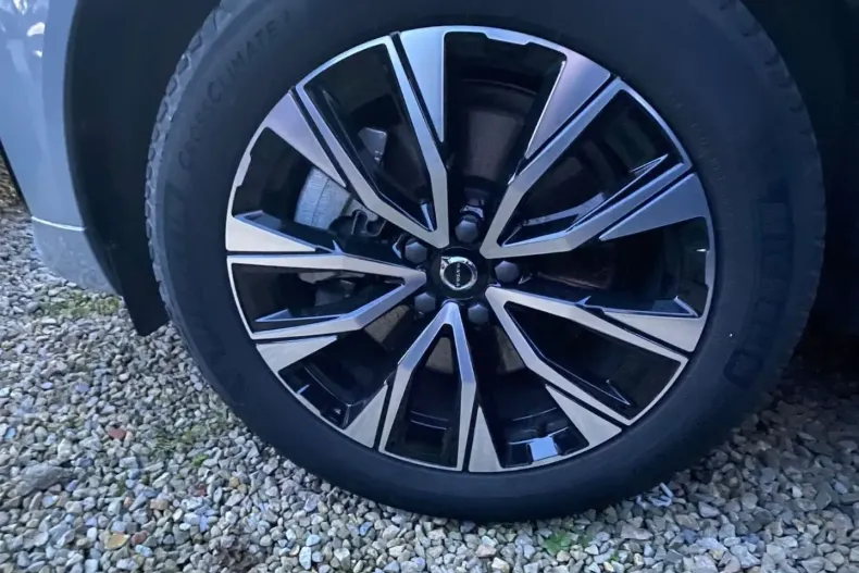 Volvo XC60 din 2023 cu 40.620 km - oferta VOL174542 - foto 2