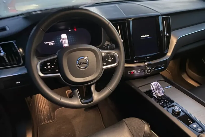 Volvo XC60 din 2023 cu 40.620 km - oferta VOL174542 - foto 4