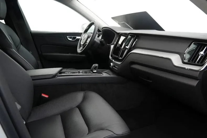 Volvo XC60 din 2023 cu 11.397 km - oferta VOL174545 - foto 5