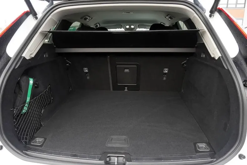 Volvo XC60 din 2023 cu 11.397 km - oferta VOL174545 - foto 12