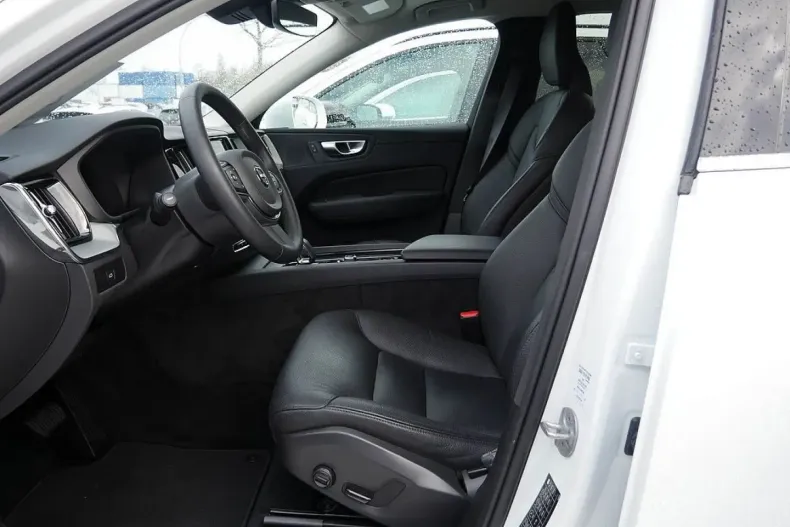 Volvo XC60 din 2023 cu 11.397 km - oferta VOL174545 - foto 14