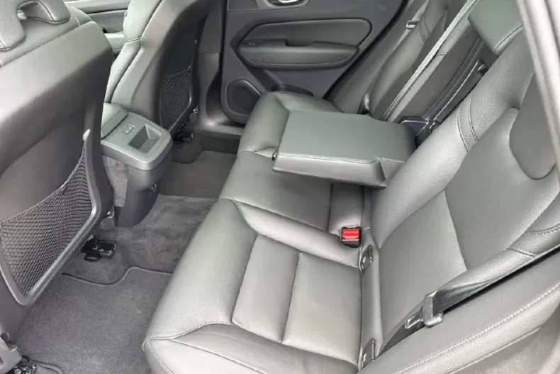 Volvo XC60 din 2023 cu 44.095 km - oferta VOL174546 - foto 9