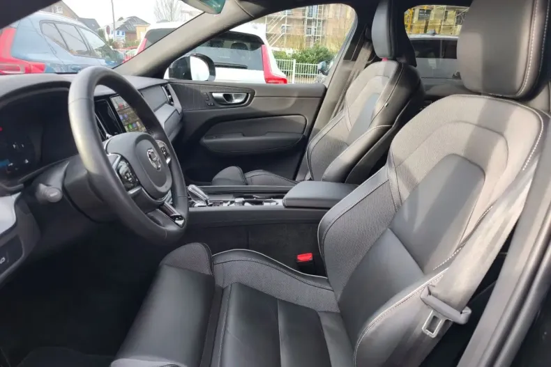 Volvo XC60 din 2023 cu 24.367 km - oferta VOL174550 - foto 11