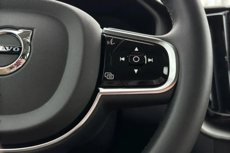 Volvo XC60 din 2023 cu 55.900 km - oferta VOL174551 - foto 20