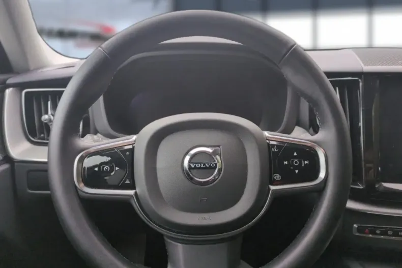 Volvo XC60 din 2023 cu 28.886 km - oferta VOL174553 - foto 11