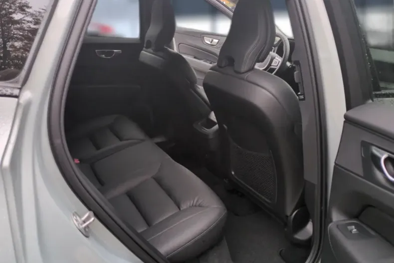 Volvo XC60 din 2023 cu 28.886 km - oferta VOL174553 - foto 18