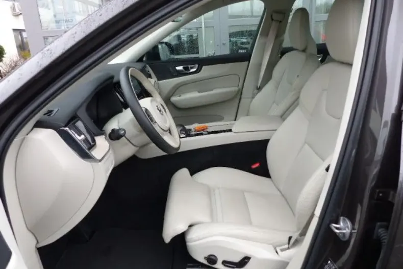 Volvo XC60 din 2023 cu 38.000 km - oferta VOL174556 - foto 5