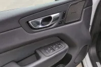 Volvo XC60 din 2022 cu 48.900 km - oferta VOL174557 - foto 8