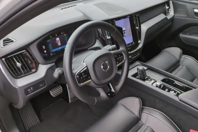 Volvo XC60 din 2022 cu 48.900 km - oferta VOL174557 - foto 10