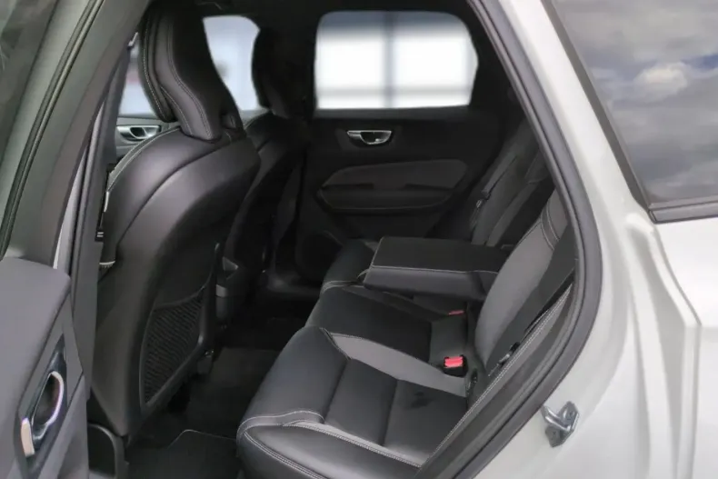 Volvo XC60 din 2022 cu 48.900 km - oferta VOL174557 - foto 15