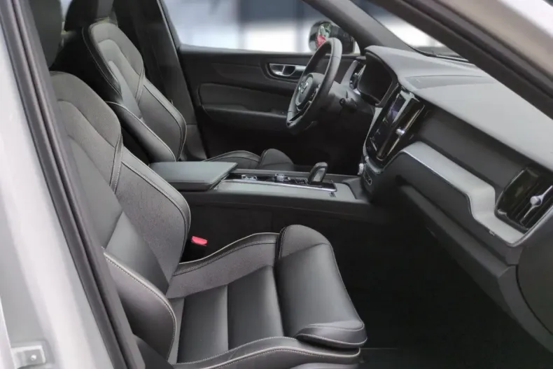 Volvo XC60 din 2022 cu 48.900 km - oferta VOL174557 - foto 19