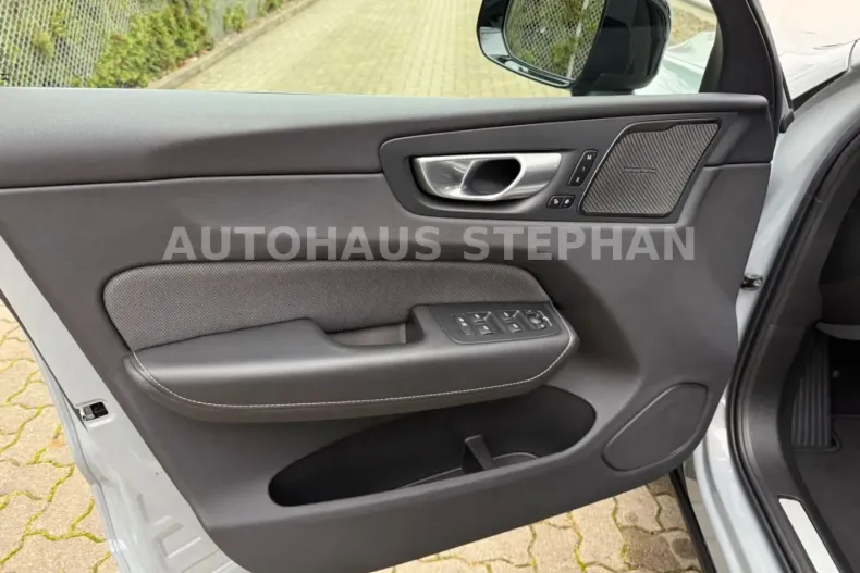 Volvo XC60 din 2023 cu 53.700 km - oferta VOL174563 - foto 7