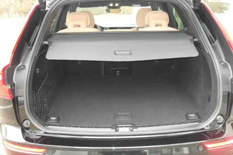 Volvo XC60 din 2022 cu 47.578 km - oferta VOL174564 - foto 11