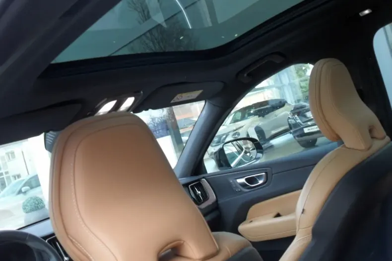 Volvo XC60 din 2022 cu 47.578 km - oferta VOL174564 - foto 17