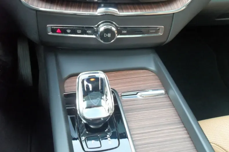 Volvo XC60 din 2022 cu 47.578 km - oferta VOL174564 - foto 32