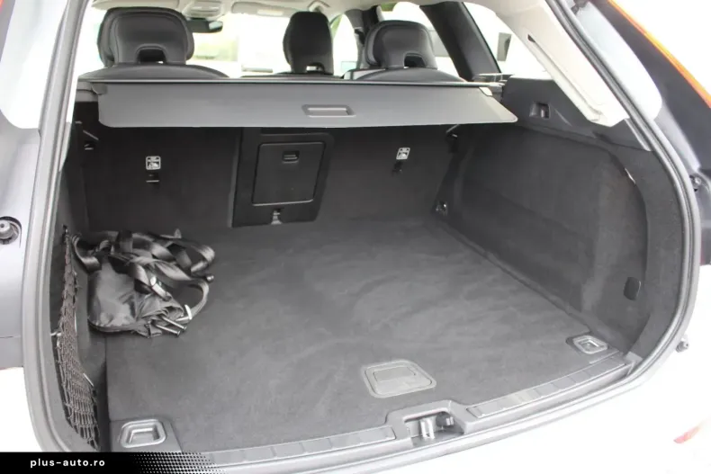 Volvo XC60 din 2023 cu 51.405 km - oferta VOL174565 - foto 6