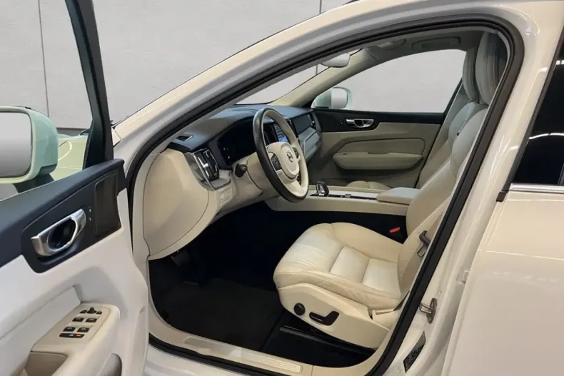 Volvo XC60 din 2022 cu 33.525 km - oferta VOL174568 - foto 10