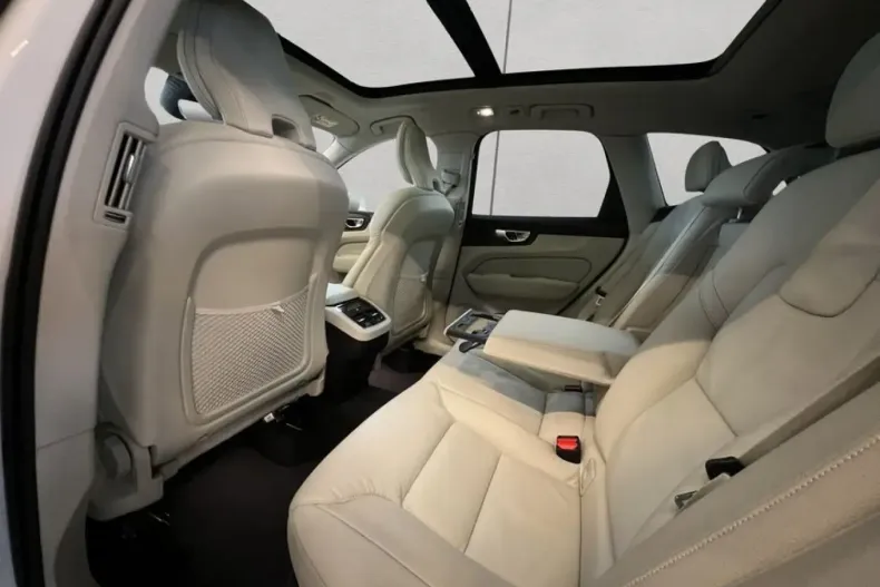 Volvo XC60 din 2022 cu 33.525 km - oferta VOL174568 - foto 16