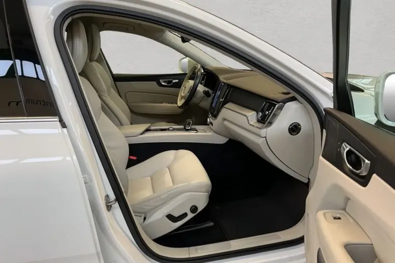 Volvo XC60 din 2022 cu 33.525 km - oferta VOL174568 - foto 19