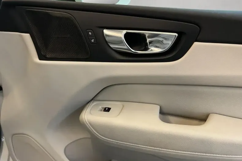 Volvo XC60 din 2022 cu 33.525 km - oferta VOL174568 - foto 20