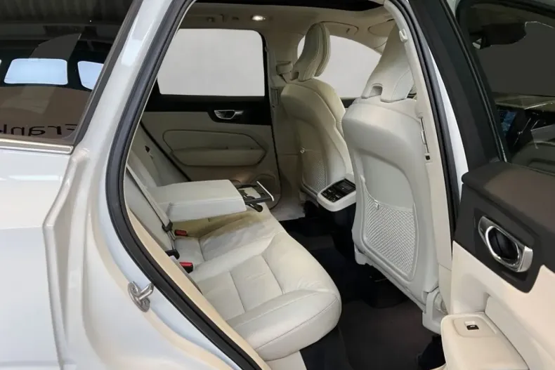 Volvo XC60 din 2022 cu 33.525 km - oferta VOL174568 - foto 21