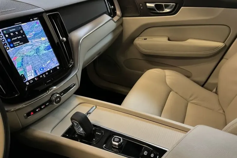 Volvo XC60 din 2022 cu 33.525 km - oferta VOL174568 - foto 25