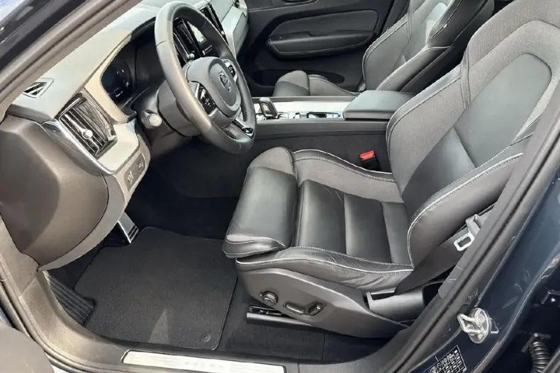 Volvo XC60 din 2022 cu 36.580 km - oferta VOL174571 - foto 4