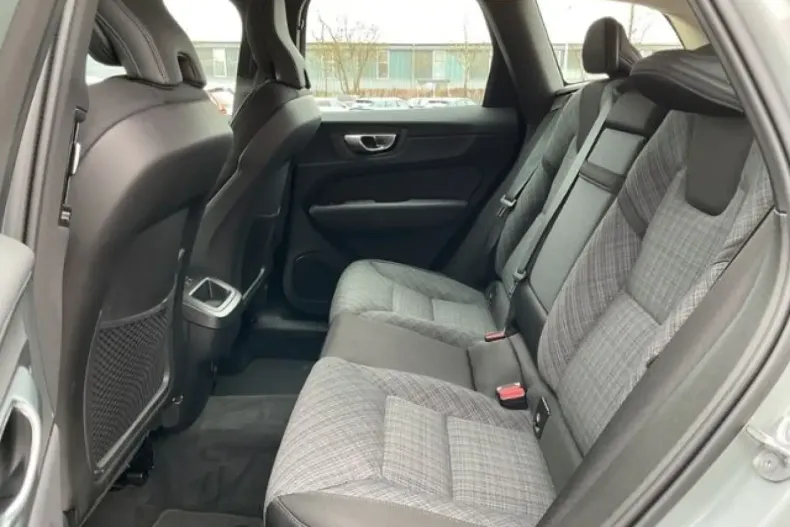 Volvo XC60 din 2023 cu 23.500 km - oferta VOL174572 - foto 18