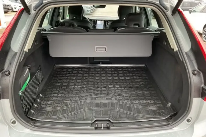 Volvo XC60 din 2023 cu 23.500 km - oferta VOL174572 - foto 19